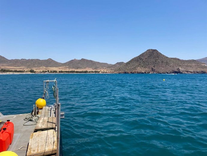 Balizamiento de la playa de los Genoveses, en el Parque Natural de Cabo de Gata-Níjar (Almería).