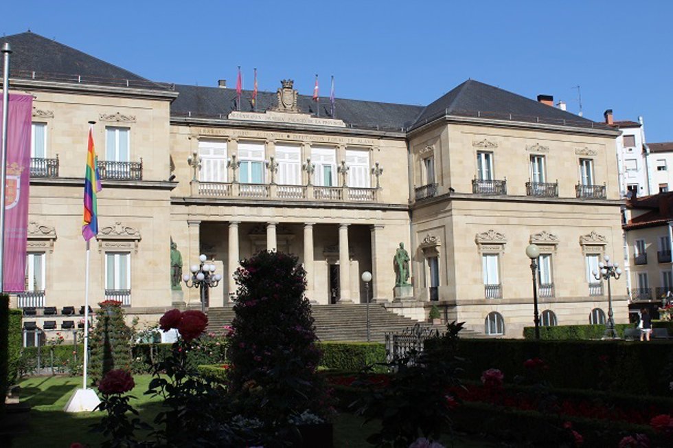 Archivo - Exterior del palacio foral