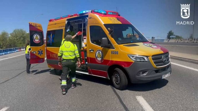 Herida grave una motorista de 20 años tras impactar contra una mediana en la M-11