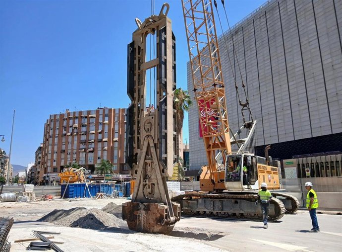 Trabajos de ejecución de las pantallas del túnel del metro de Málaga en Armengual de la Mota en una imagen de archivo 