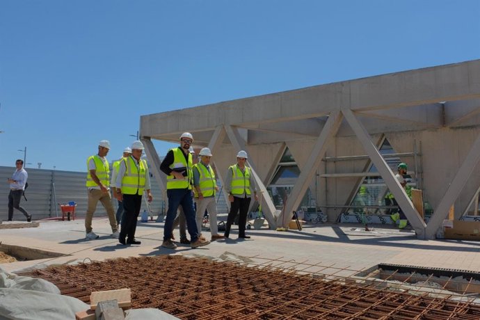 Visita a las obras del nuevo edificio polivalente que la Agencia Pública de Puertos de Andalucía (APPA) construye en la dársena deportiva del Puerto de Ayamonte (Huelva).