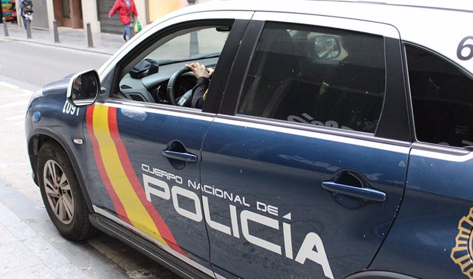 Archivo - Coche de Policía Nacional