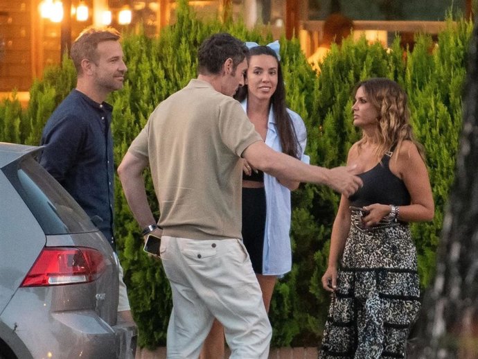 Marta López se reúne con amigos para disfrutar de una distendida cena, a 16 de julio de 2024, en Madrid (España).
