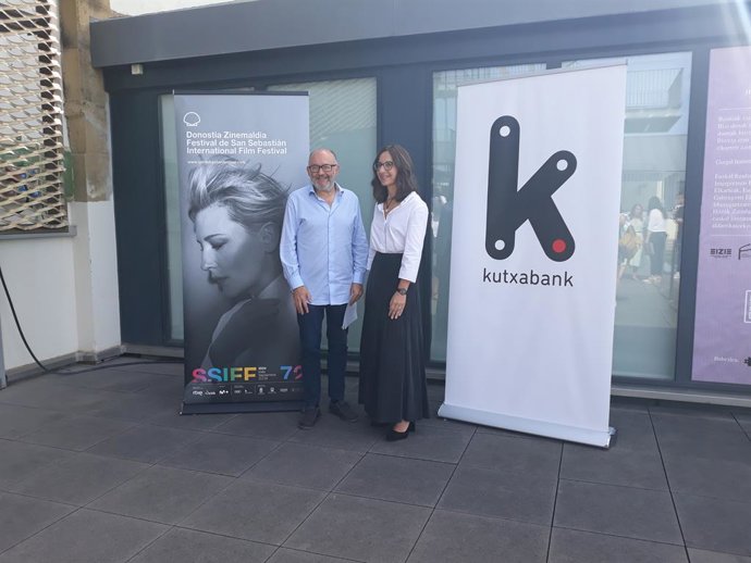 El director del Festival de San Sebastián, José Luis Rebordinos, y la directora de Red Gipuzkoa de Kutxabank, Marta Madinabeitia,