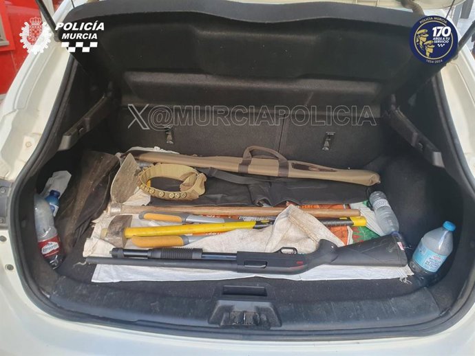 Imagen de los efectos intervenidos por la Policía Local