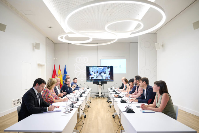 Reunión de la representación navarra de la Junta de Transferencias.