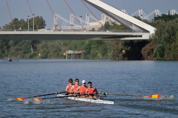 Archivo - Sevilla.- Bernal destaca al CEAR La Cartuja de Sevilla "como instalación de referencia para acoger a equipos nacionales"