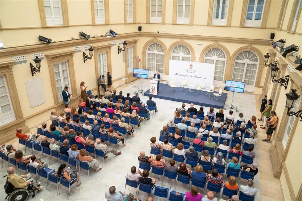 Jornada organizada por Diputación y '65 y más' en el Palacio Provincial de Almería.