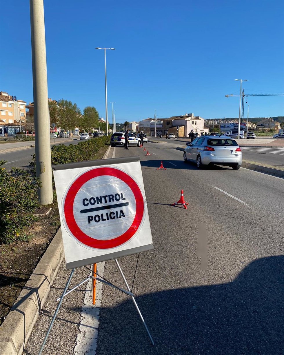 Control de la Policía Local en Xbia (Alicante)