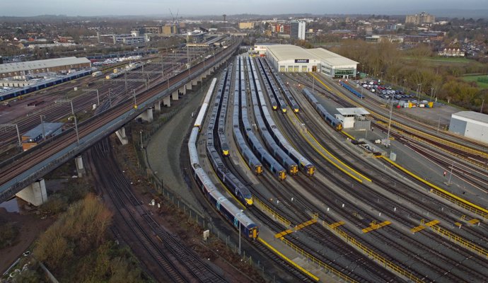 Archivo - 05 January 2023, United Kingdom, Ashford: Southeastern trains in sidings at Ashford station in Kent during a strike by train drivers from the Aslef union, in a long-running dispute over jobs and pensions. 