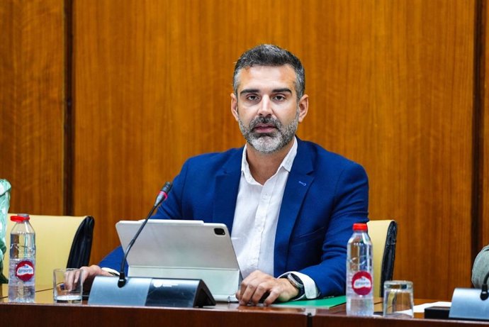 El consejero de Agricultura, Pesca, Agua y Desarrollo Rural, Ramón Fernández-Pacheco.