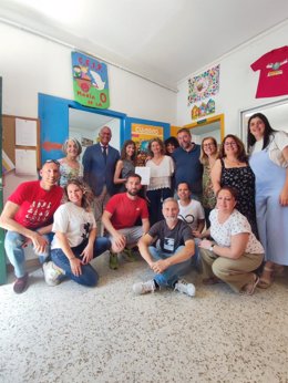 Archivo - Voluntarios de la Facultad de Medicina de la Universidad de Málaga colaboran en la vigilancia de la salud de niños de Los Asperones.