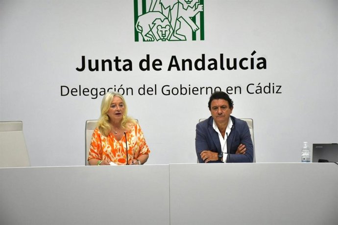 Mercedes Colombo y Daniel Sánchez en rueda de prensa.