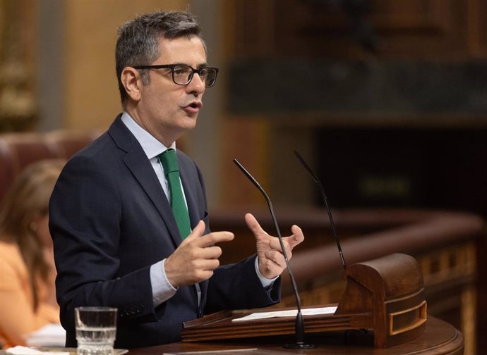 El ministro de la Presidencia, Relaciones con las Cortes y Justicia, Félix Bolaños, interviene durante un pleno extraordinario en el Congreso de los Diputados, a 11 de julio de 2024, en Madrid (España).