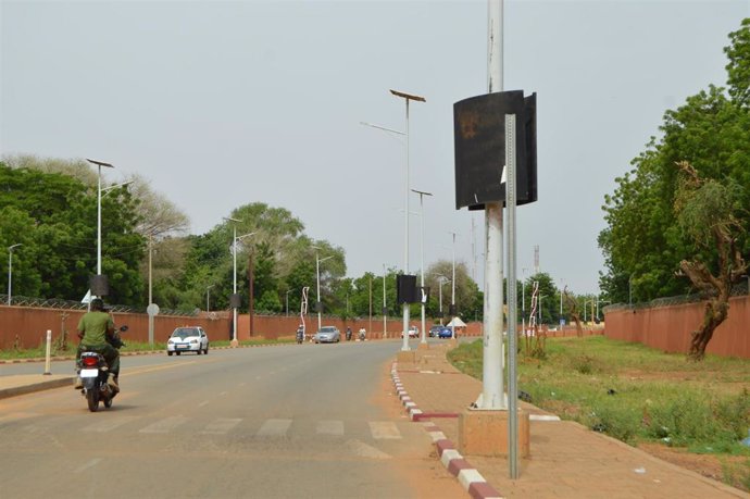 Archivo - Una calle de la capital de Níger, Niamey