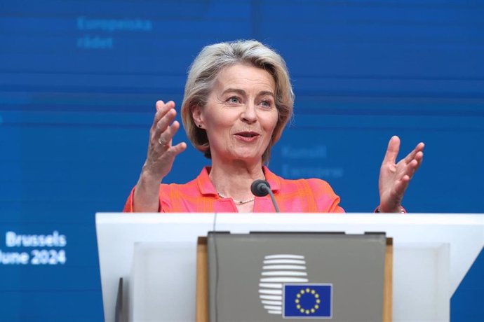 La presidenta de la Comisión Europea, Ursula von der Leyen, en una rueda de prensa en Bruselas (archivo)