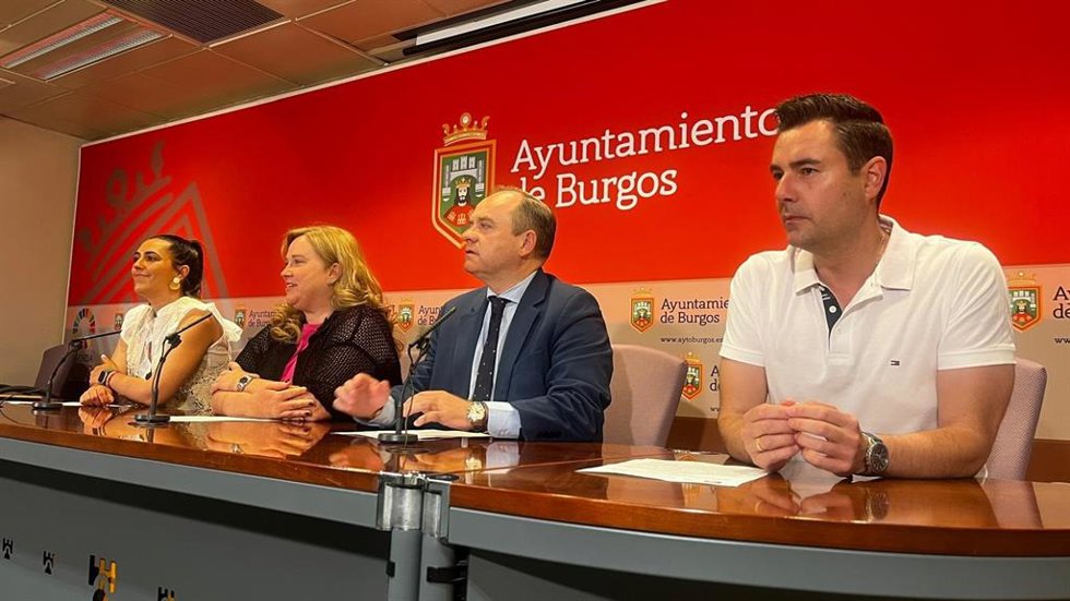 Andrea Ballesteros (i), Cristina Ayala, Fernando Martínez Acítores y Daniel De la Rosa.