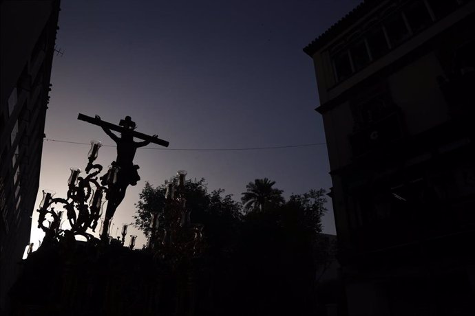 Archivo - El Cristo del Cachorro, que participará en la procesión de diciembre, durante el último Santo Entierro Magno.