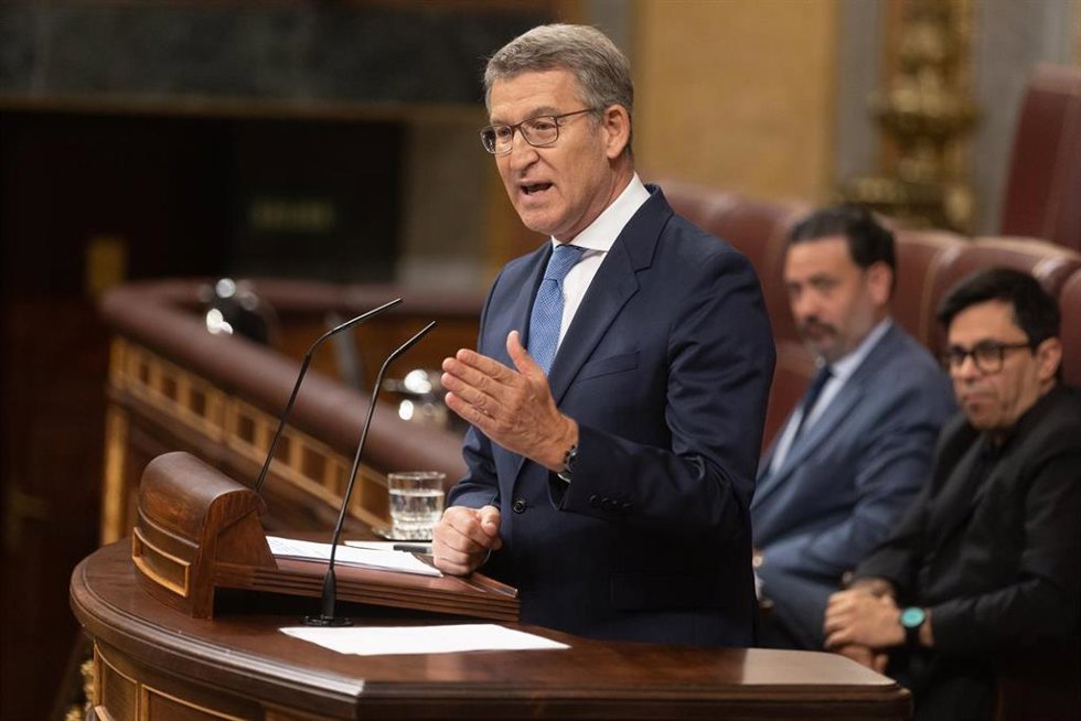El presidente del Partido Popular, Alberto Núñez Feijóo, interviene durante una sesión extraordinaria en el Congreso de los Diputados, a 17 de julio de 2024, en Madrid (España). Pedro Sánchez presenta hoy las líneas fundamentales del Plan de Acción por