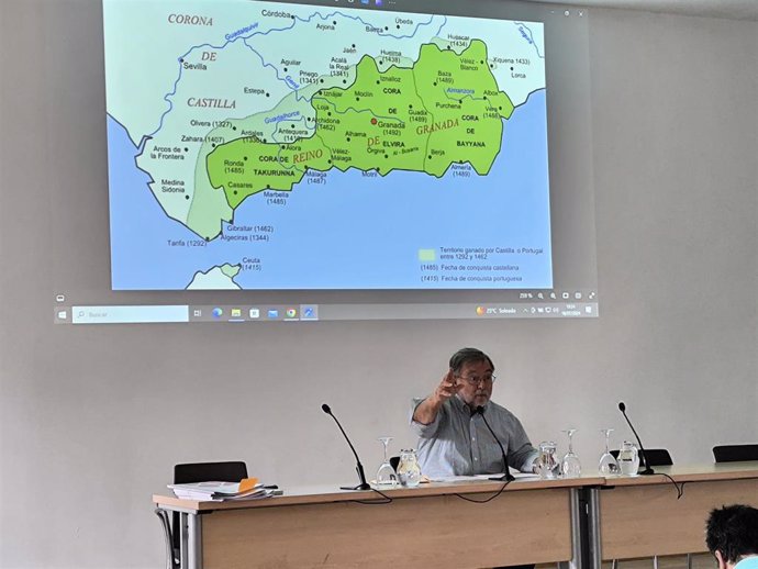 El historiador José Calvo Peyote en una ponencia sobre la conquista del Reino de Granada en la sede de la UNIA en Santa María de La Rábida (Huelva).