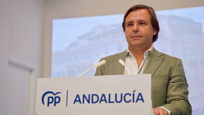 El secretario general del PP-A, Antonio Repullo, en rueda de prensa.