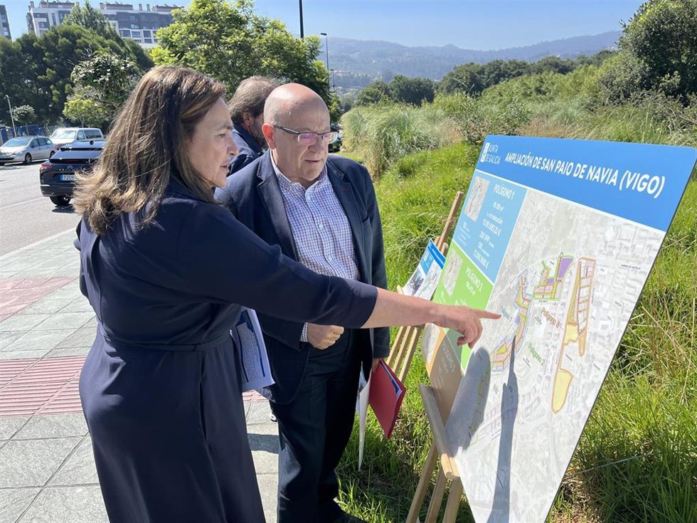 Visita de Ana Ortiz a Navia.