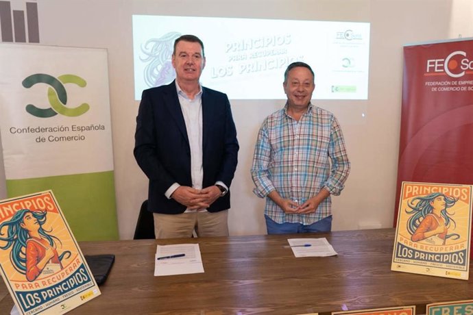 Julián Ruiz (izda) y Adolfo Sainz presentan la campaña 'Principios para recuperar los principios'