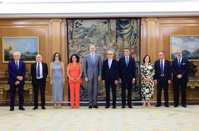 El Rey Felipe VI recibe en audiencia a una representación del Consejo de Seguridad Nuclear (CSN), en el Palacio de La Zarzuela, a 18 de julio de 2024