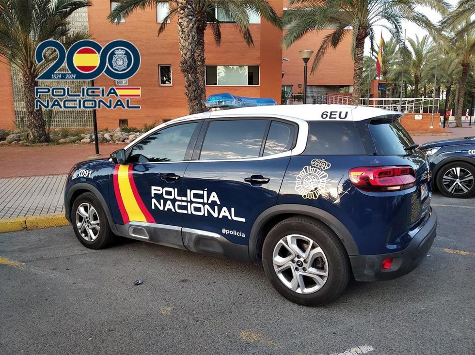 Vehículo de la Policía Nacional en Elche