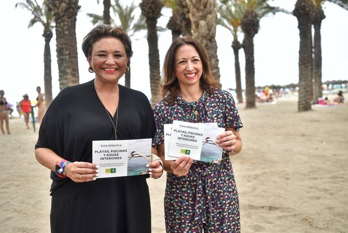 La delegada de la Junta de Andalucía en Málaga, Patricia Navarro, y la alcaldesa de Torremolinos, Margarita del Cid, durante la presentación de la campaña 'Cero Ahogados'