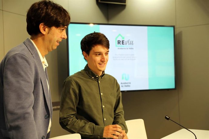 González y Torrent durante la presentación del programa 'Reviu'
