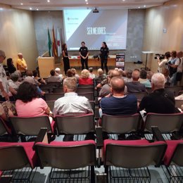 Jornada de prevención de estafas a personas mayores.