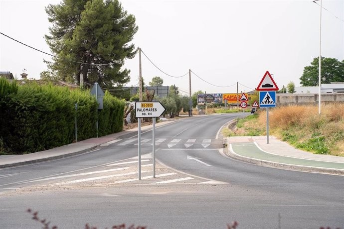 El tramo de la carretera SE-3303 más cercano a Mairena del Aljarafe