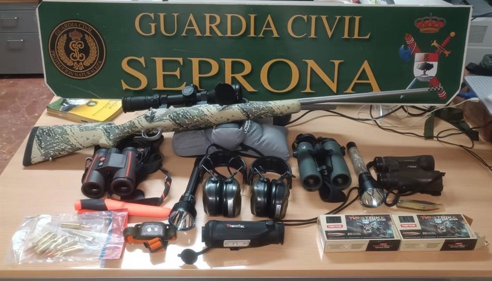 Armas y elementos que portaban los tres cazadores