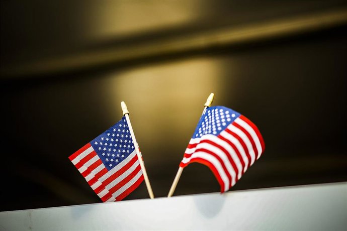 Archivo - Banderas de EEUU