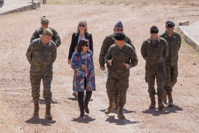 Archivo - La ministra de Defensa, Margarita Robles, a su llegada a las maniobras militares en el destacamento  'Guzmán el Bueno', a 13 de abril de 2023, en Córdoba, (Andalucía, España).