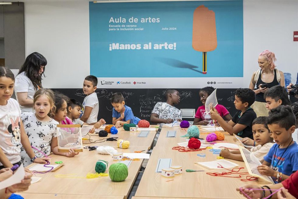 Fundación Bancaja y CaixaBank promueven la inclusión social de menores vulnerables en su escuela artística de verano