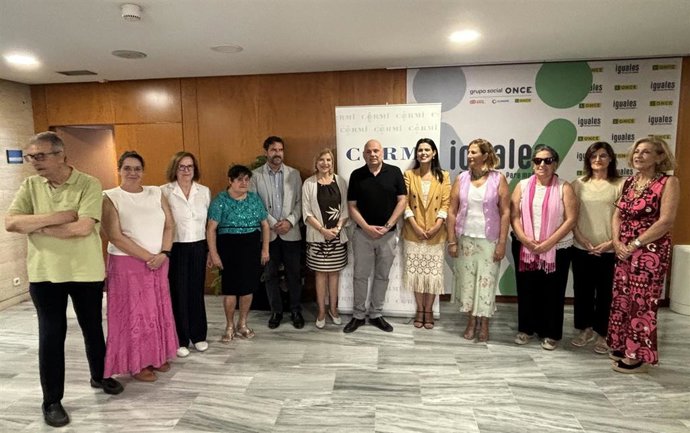 La diputada nacional del Partido Popular de la Región de Murcia, Violante Tomás, acompañada de los diputados Juan Luis Pedreño, Isabel Borrego y Miriam Guardiola, se reúne con representantes del CERMI en la Región