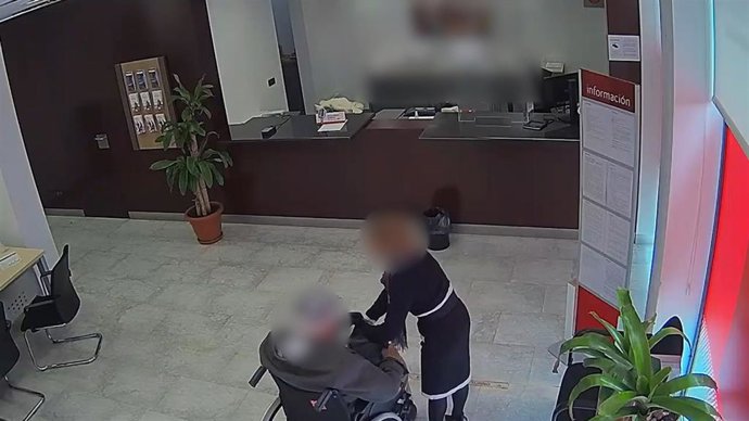 La Guardia Civil detiene a una mujer por estafar a un anciano más de 50.000 euros