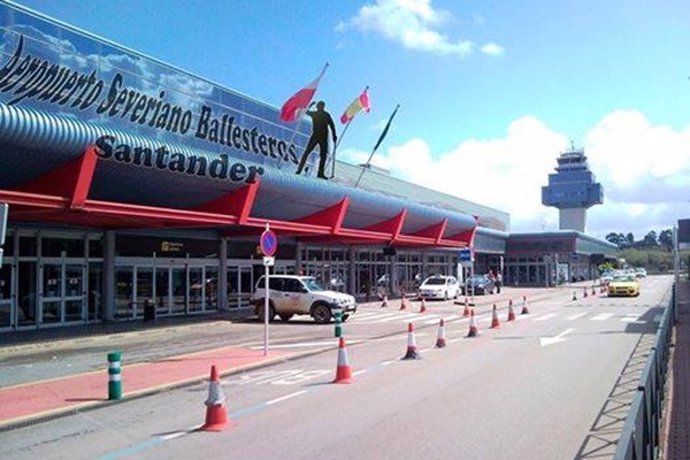 Archivo - Aeropuerto Seve Ballesteros-Santander 