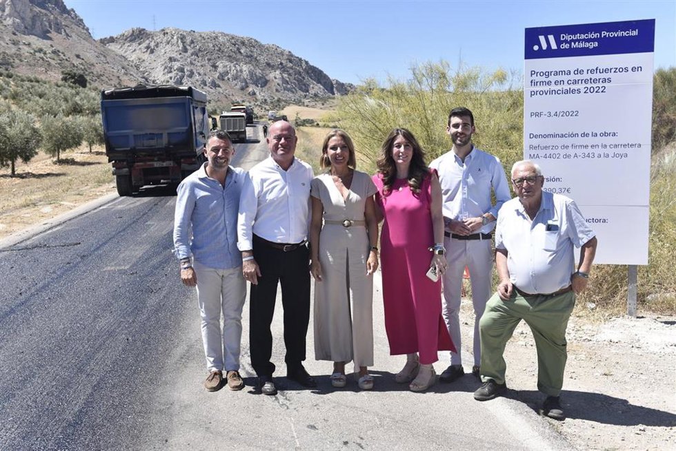 Visita a la carretera de La Joya de Antequera (Málaga) que será arreglada.