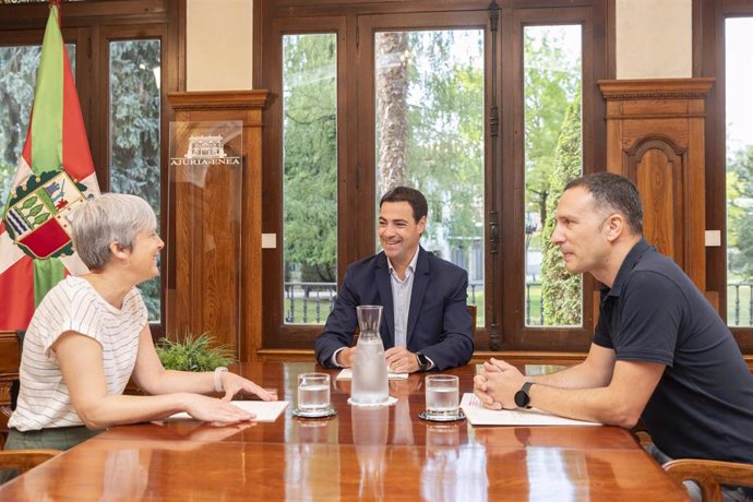 Reunión del Lehendakari, Imanol Pradales, con los representantes de ELA Mitxel Lakuntza y Amaia Muñoa