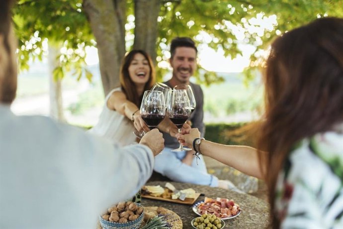 Peñín encumbra a Rioja, la Denominación con más referencias y mejores puntuaciones en su Guía de Vinos 2025