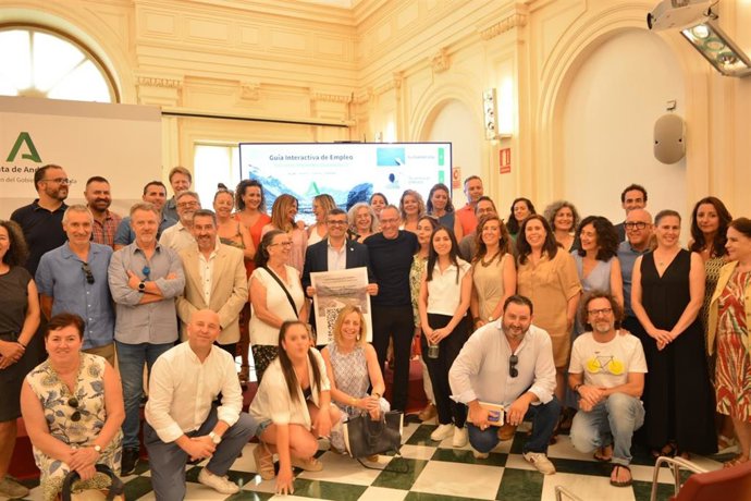Presentación en Granada de la primera 'Guía Interactiva de Empleo para Personas Migrantes en Andalucía'.