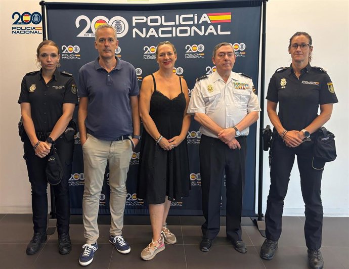 Policía Nacional se reúne con Asociación Riojana de Viviendas Turísticas para evitar fraudes en reservas e intrusismo