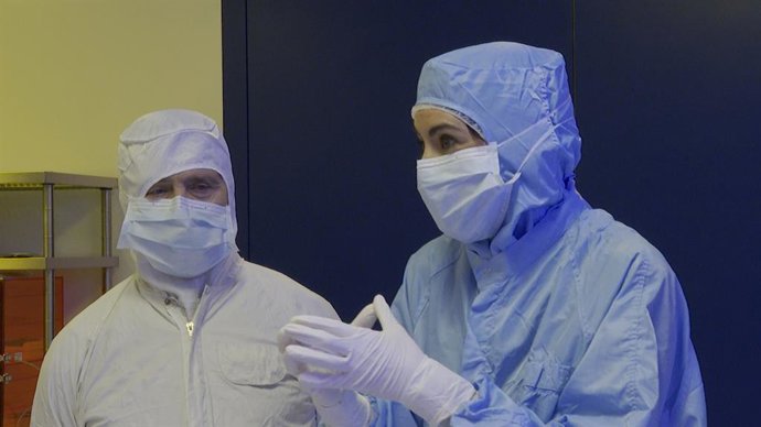 Visita de la ministra Diana Morant al Centro de Tecnología Nanofotónica de la Universitat Politècnica de València