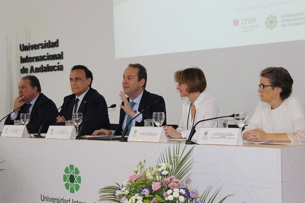El rector de la UNIA, José Ignacio García, inaugura la 81 edición de los cursos de verano y el seminario sobre internacionalización universitaria.