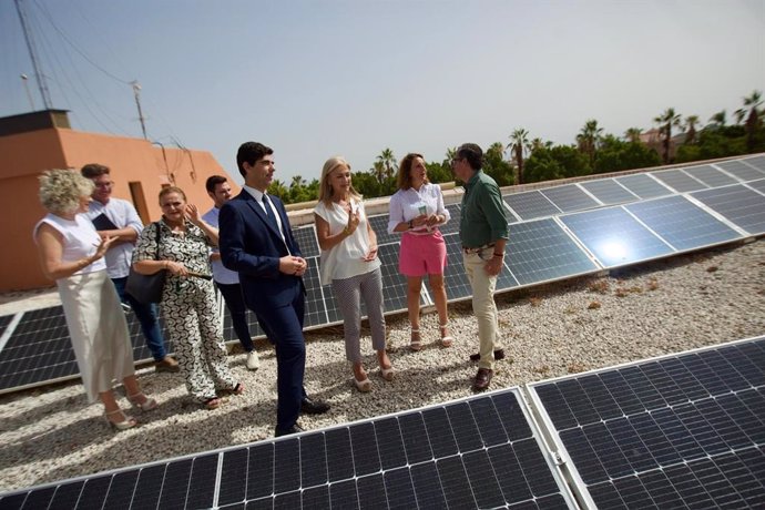 La consejera de Desarrollo Educativo y Formación Profesional, Patricia del Pozo, en una visita al IES Los Montecillos de Coín (Málaga)