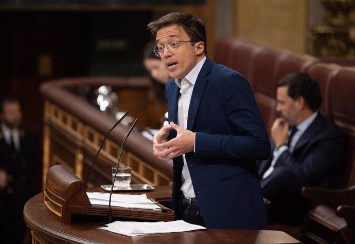 Archivo - El portavoz de Sumar en el Congreso, Iñigo Errejón, interviene durante una sesión plenaria, en el Congreso de los Diputados, a 22 de mayo de 2024, en Madrid (España). 