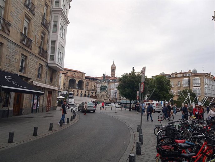 Archivo - Nubes sobre Vitoria